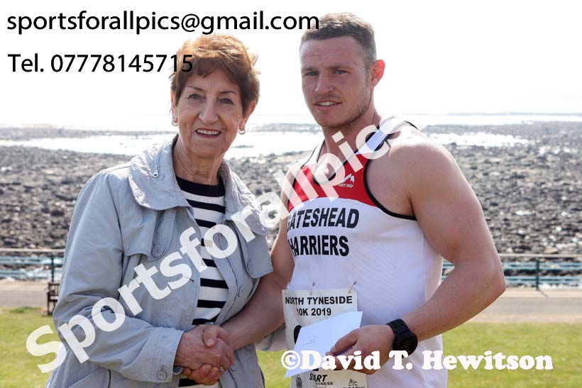 North Tyneside 10k Road Race, Whitley Bay. Photo:  David T. Hewitson/Sports for All Pics